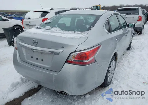 2015 Nissan Altima 2.5/2.5 S/2.5 Sl/2.5 Sv z USA, uszkodzony, nr VIN 1N4AL3AP1FN313665